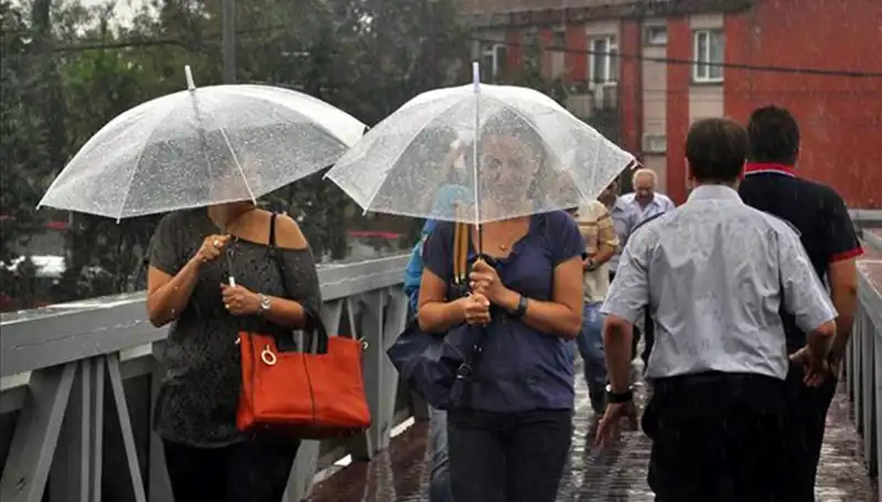 Sıcak Hava Dalgası ve Sağanak Yağışlar Uyarısı: Neler Olacak?