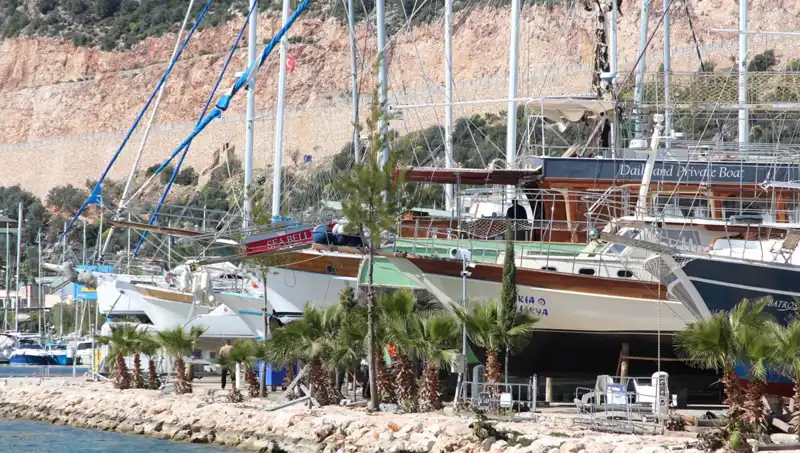 Kaş'ta Gezi Tekneleri Yakında Hizmete Açılıyor: Deniz Keyfi Başlasın!