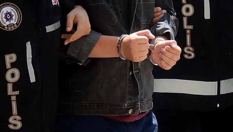 Kayseri'de İki Zanlı, Yasa Dışı Silah Ticareti Nedeniyle Yakalandı