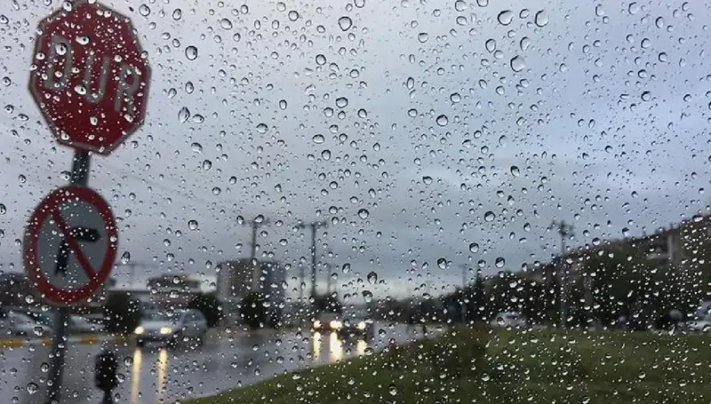 Meteoroloji 20 İlde Sıcaklık Düşüşü ve Sağanak Yağış Uyardı!