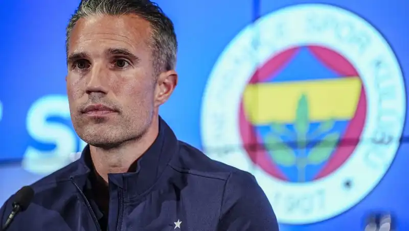 Robin van Persie, Fenerbahçe'nin Tur Şansını Açıklarken Yüzde Verdi!