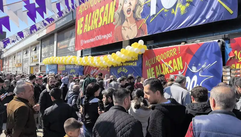 Bursa'da İndirim Günleri: Alışverişte İzdiham ve Fırsatlar