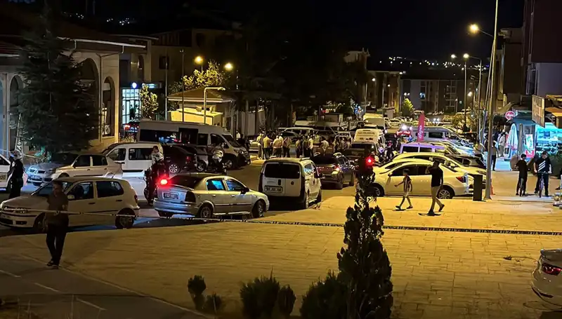 İki Ailenin Kavgası: Sokakta Kanlı Çatışma ve Yaralılar