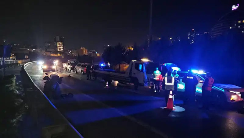 TEM Otoyolu'nda Şok Edici Kaza: Yatmakta Olan Kişi Sürüklendi!