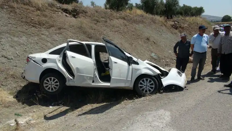 Kilis’te Trafik Kazası: İki Otomobil Çarpıştı, Çok Sayıda Yaralı Var