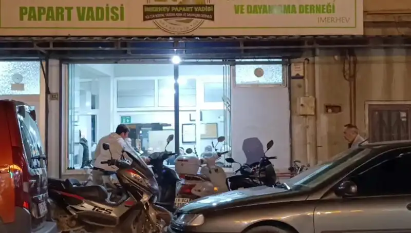 Lokalde Bıçaklı Kavga: Korku Dolu Anlar ve Ağır Yaralı