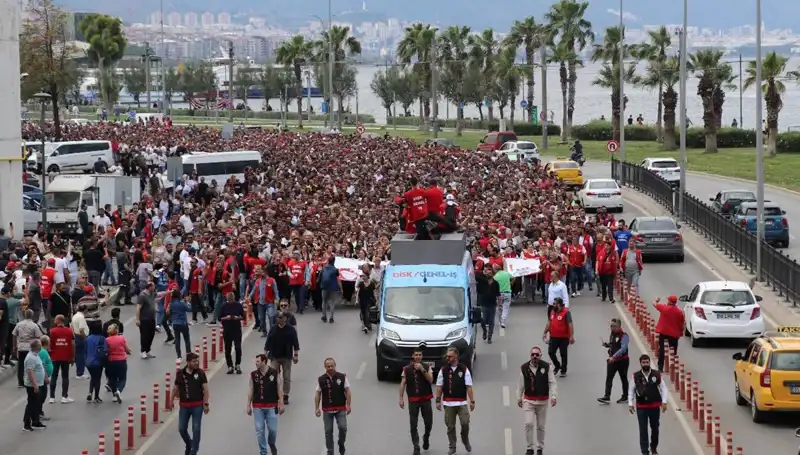 İzmir'de Grevde Dört Gün: İşçiler Hakları İçin Mücadele Ediyor