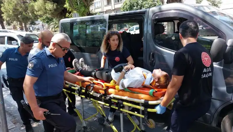 Samsun'da Minibüs, Kamyona Çarpınca Kaza Ortalığı Karıştırdı