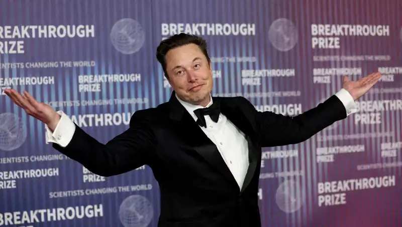 Elon Musk, X'in Yeni Mesajlaşma Uygulamasıyla Flört Dünyasını Değiştiriyor