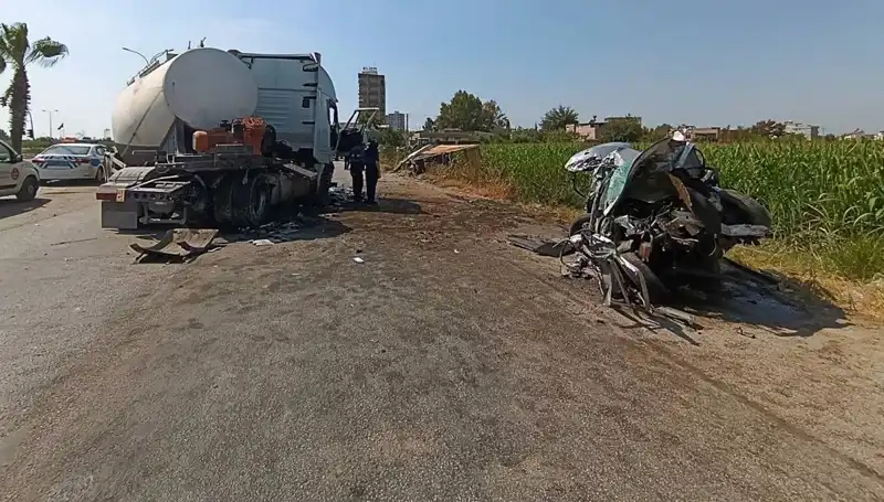 Adana'da Otomobil ve Kamyona Tanker Çarpınca Feci Kaza: Korkunç Anlar