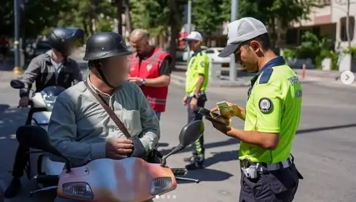 Isparta'da Trafik Denetimleri Yoğunlaşıyor: Güvenli Sürücülük İçin Önemli Adımlar