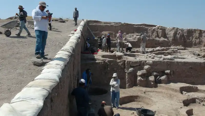 Kilis Oylum Höyük'te Sıcak Havaya Rağmen Kazı Çalışmaları Devam Ediyor