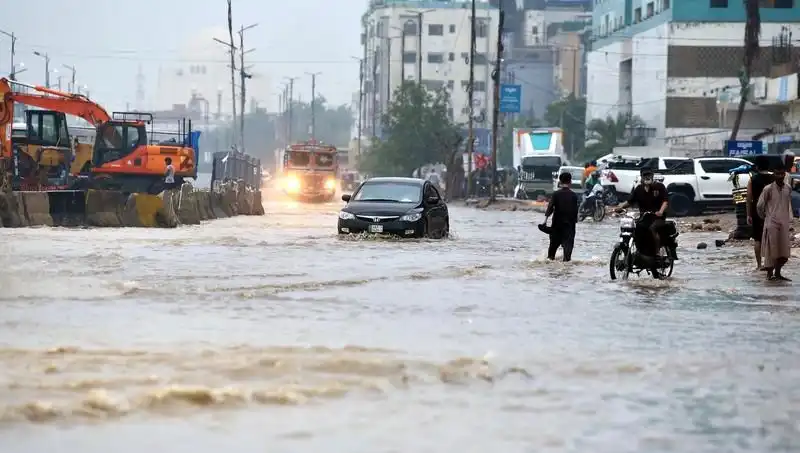 Pakistan’da Muson Yağmurları Felaketi: Hayatını Kaybedenlerin Sayısı Artıyor!