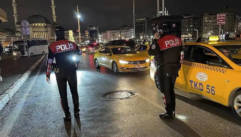 İstanbul'da "Huzur Operasyonu": 873 Gözaltı ile Güvenlik Sağlandı