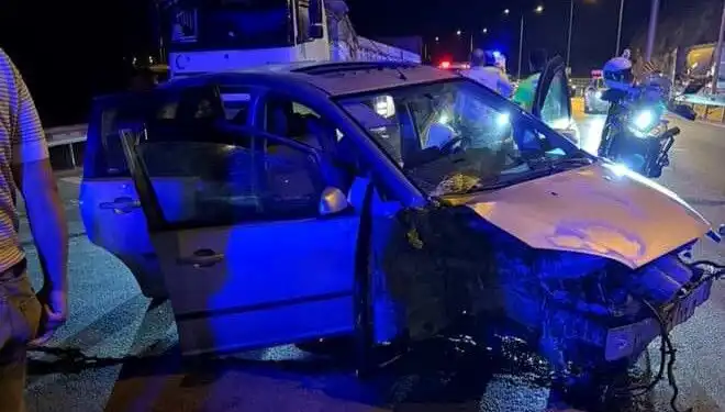Otomobil Bariyere Çarptı: Feci Kaza Sonrası Hayatını Kaybeden ve Yaralılar