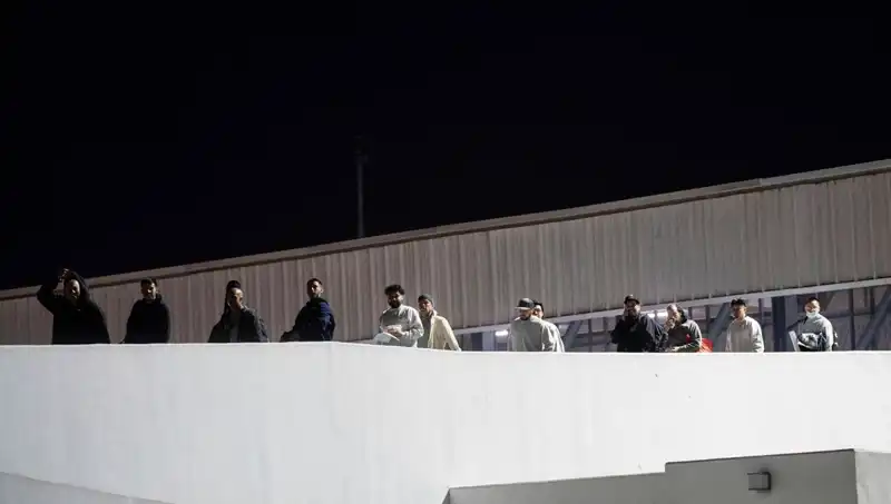 Düzensiz Göçmen Operasyonu: İki İlde 300'den Fazla Göçmen Yakalandı!