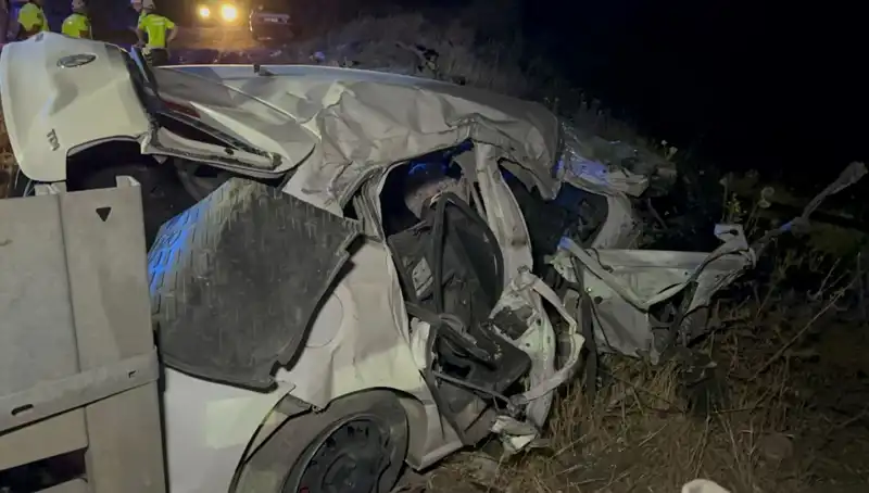 Ters Yolda Korkunç Kaza: Tankerle Çarpışan Otomobilde 1 Ölü, 2 Yaralı