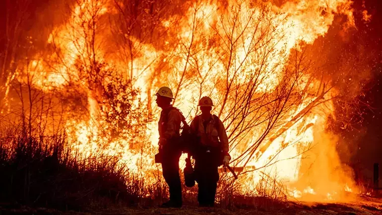 Los Angeles Yangınında Son Durum: 10 Kişi Hayatını Kaybetti, Söndürme Çalışmaları Devam Ediyor