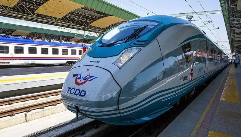 TCDD'den Tren Makinisti Alımı: 140 Kursiyer İçin Şartlar ve Başvuru Detayları