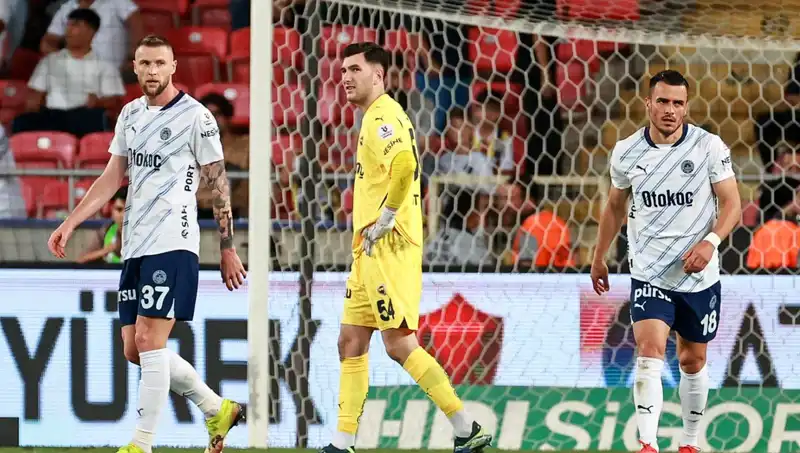 Fenerbahçe'nin Şok Edici Yenilgisi: Tarihinin En Kötü Günü!