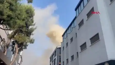 İstanbul’da 4 Katlı İş Merkezinde Korkutan Yangın: Müdahale Devam Ediyor
