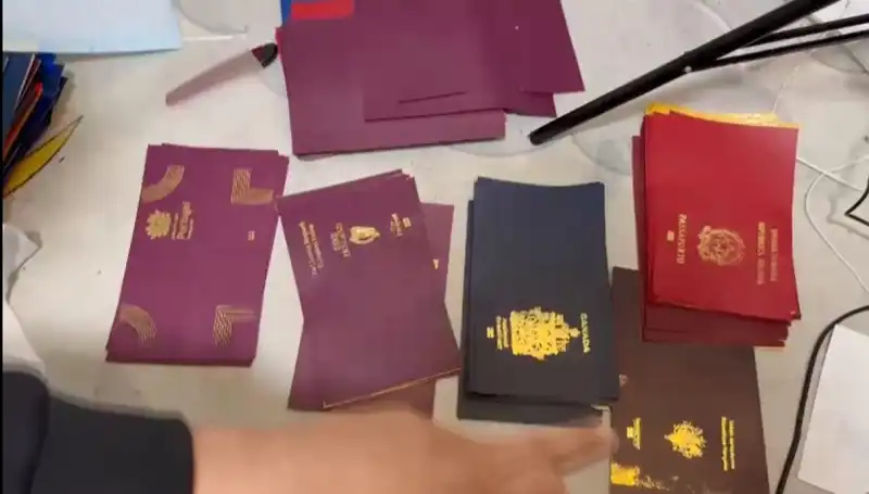 Sahte Belge Çetelerine Büyük Operasyon: Yüzlerce Tutuklama Gerçekleşti!